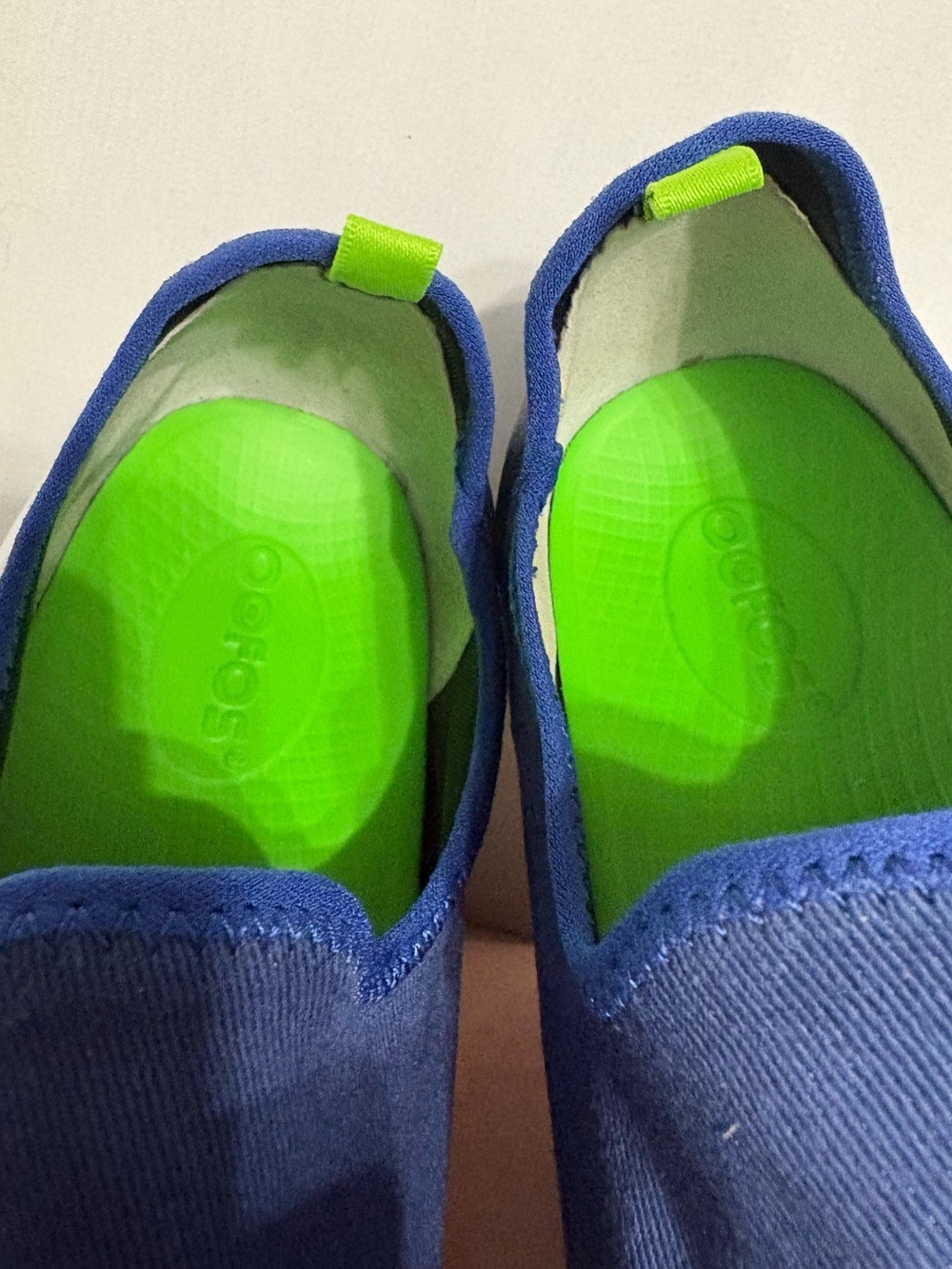 OOFOS OOmg eeZee Low women’s recovery shoes, Size 8 - Picture 10 of 10